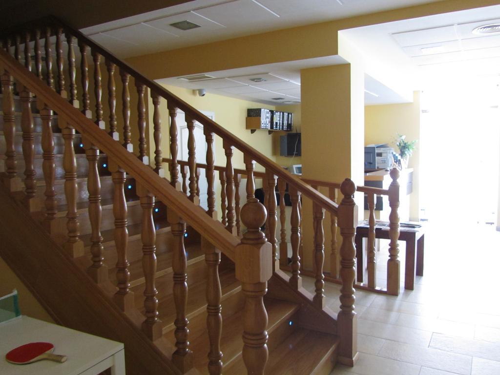 Hotel Velilla Velilla de San Antonio Eksteriør billede