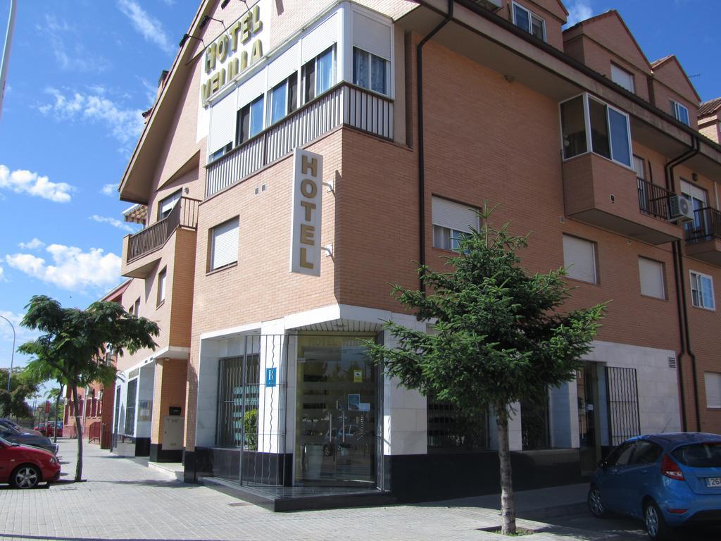 Hotel Velilla Velilla de San Antonio Eksteriør billede