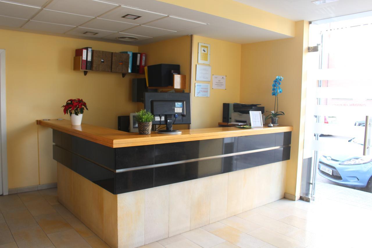 Hotel Velilla Velilla de San Antonio Eksteriør billede