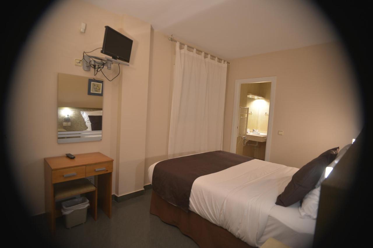 Hotel Velilla Velilla de San Antonio Eksteriør billede